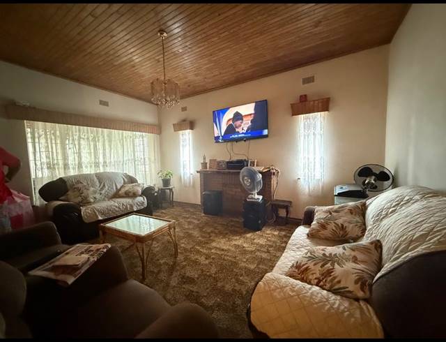 3 BEDROOM HOUSE FOR SALE IN VANDERBIJLPARK CE 1